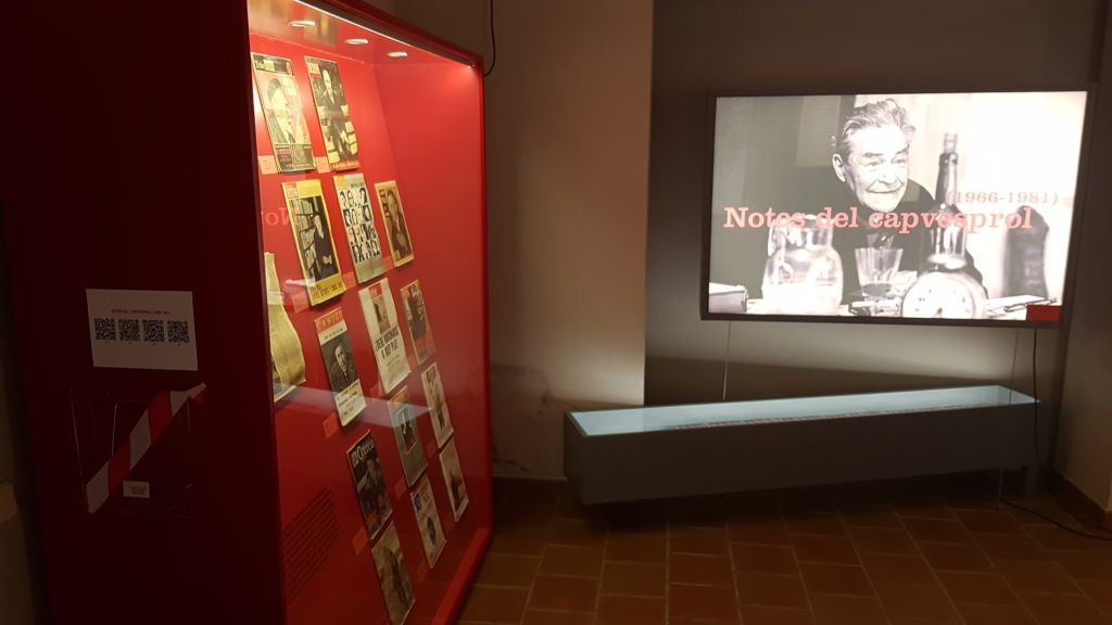 Exposició permanent de la Fundació Josep Pla amb foto de l'Escriptor empordanès
